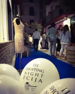 Shopping Night